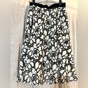 A-Line skirt w/pockets